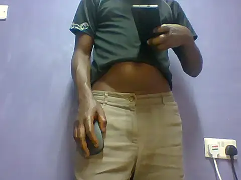 Snapshot of Africanmandk chatting on October 17, 2025, 11:34 am Africanmandk online show from October 17, 2025, 11:34 am
