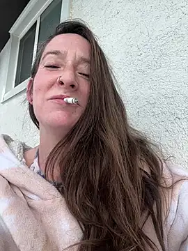 Snapshot of Mini_And_The_Bear chatting on March 10, 2026, 3:16 pm Mini And The Bear online show from March 10, 2026, 3:16 pm