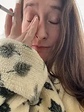 Snapshot of Mini_And_The_Bear chatting on March 25, 2026, 3:33 pm Mini And The Bear online show from March 25, 2026, 3:33 pm