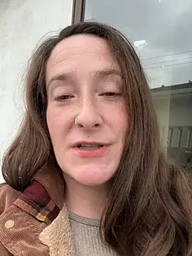 Snapshot of Mini_And_The_Bear chatting on April 13, 2026, 5:28 pm Mini And The Bear online show from April 13, 2026, 5:28 pm