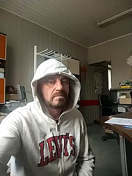 Snapshot of wilkalfa chatting on April 9, 2026, 10:21 am wilkalfa online show from April 9, 2026, 10:21 am