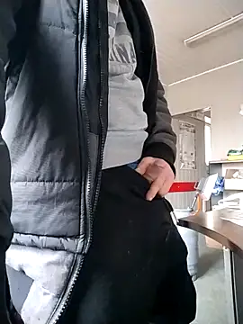 Snapshot of wilkalfa chatting on February 23, 2026, 7:42 am wilkalfa online show from February 23, 2026, 7:42 am