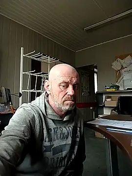 Snapshot of wilkalfa chatting on April 3, 2026, 10:22 am wilkalfa online show from April 3, 2026, 10:22 am