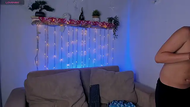 tomdrew69 online show from April 23, 2026, 3:02 am