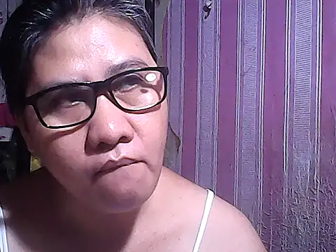 sweetsosie18 online show from October 29, 2025, 7:57 pm