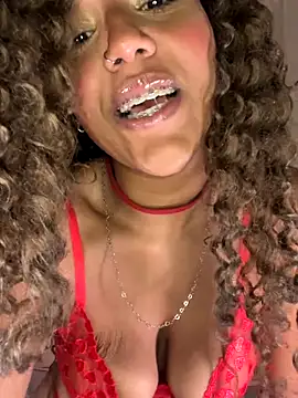 Snapshot of Kaiisa_ chatting on October 20, 2025, 12:02 am Kaiisa online show from October 20, 2025, 12:02 am