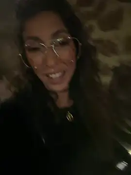 amanilouve online show from April 13, 2026, 9:41 pm