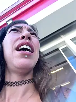 amanilouve online show from April 16, 2026, 10:16 am