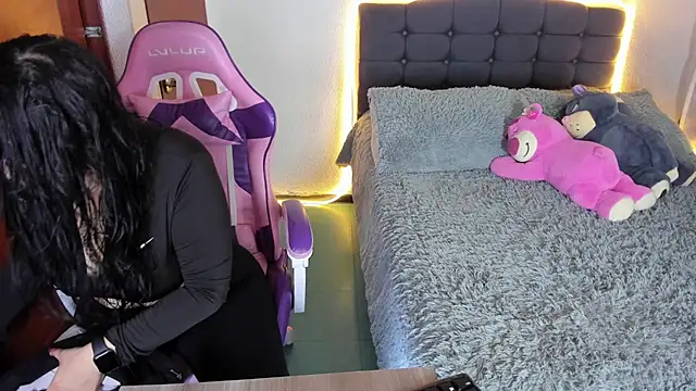 saphira owen online show from March 10, 2025, 8:34 pm