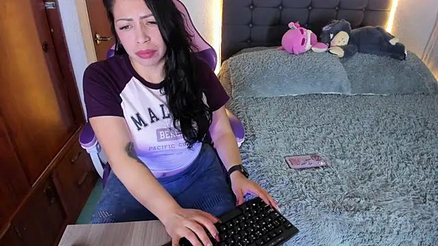 saphira owen online show from March 11, 2025, 11:37 pm