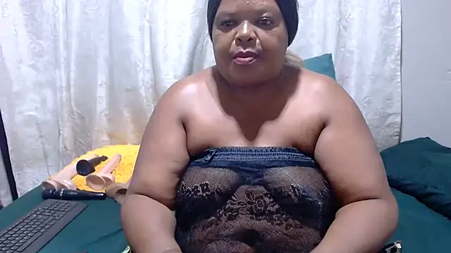 Snapshot of MatureBootyBabe4Uxx chatting on March 7, 2026, 1:23 am MatureBootyBabe4Uxx online show from March 7, 2026, 1:23 am