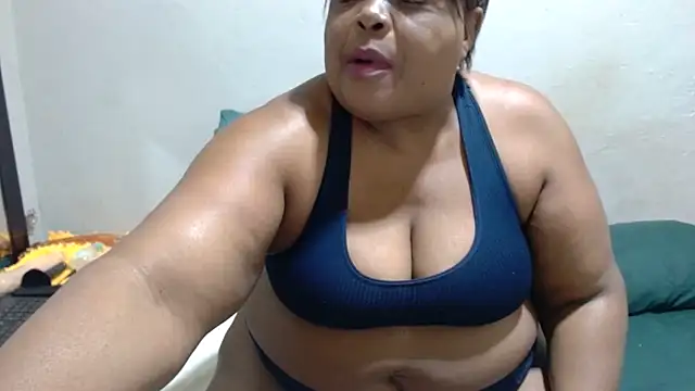 Snapshot of MatureBootyBabe4Uxx chatting on April 27, 2026, 1:09 pm MatureBootyBabe4Uxx online show from April 27, 2026, 1:09 pm