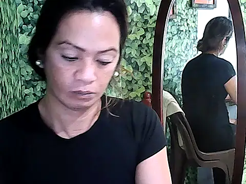 Snapshot of yummy_21xxx chatting on September 24, 2025, 1:13 am yummy 21xxx online show from September 24, 2025, 1:13 am