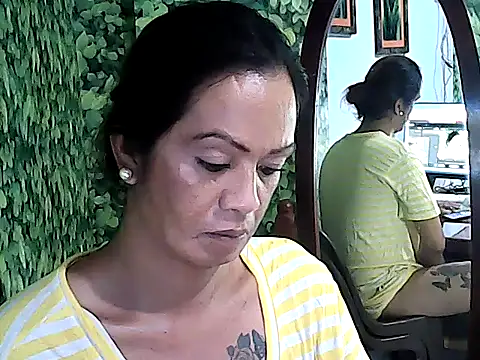 Snapshot of yummy_21xxx chatting on September 19, 2025, 8:35 pm yummy 21xxx online show from September 19, 2025, 8:35 pm