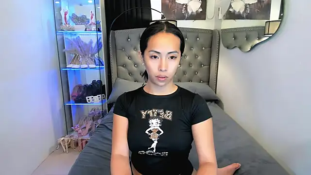 reighnempress online show from March 27, 2026, 2:09 am