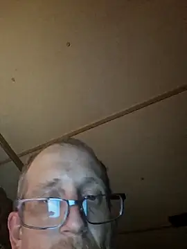 Snapshot of Wyley@xh chatting on October 5, 2025, 5:42 am Wyleyxh online show from October 5, 2025, 5:42 am