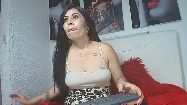 Snapshot of Tania_mature chatting on July 6, 2026, 5:48 pm Tania mature online show from July 6, 2026, 5:48 pm