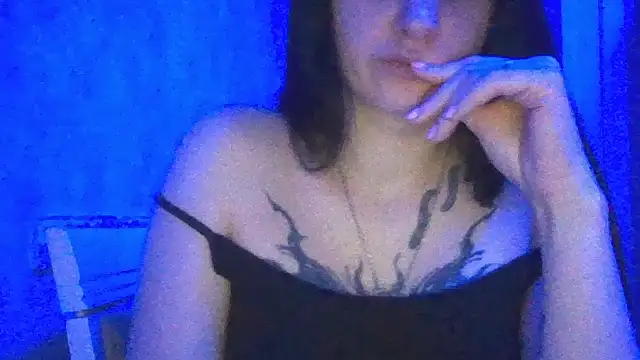 Snapshot of LolaMegan chatting on May 17, 2026, 9:37 pm LolaMegan online show from May 17, 2026, 9:37 pm