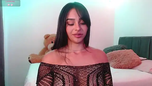 Snapshot of Melaniie01 chatting on December 17, 2025, 10:26 pm Melaniie01 online show from December 17, 2025, 10:26 pm