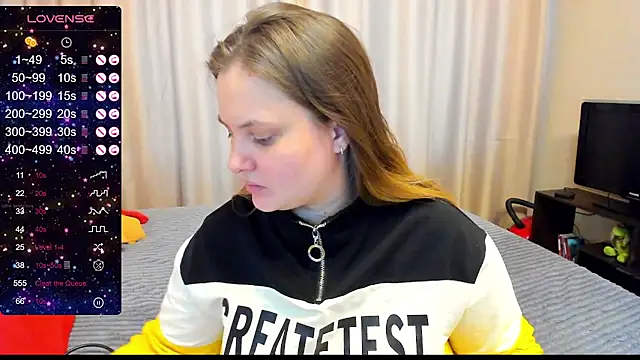 Snapshot of AlanaBrox chatting on January 10, 2025, 9:44 am AlanaBrox online show from January 10, 2025, 9:44 am