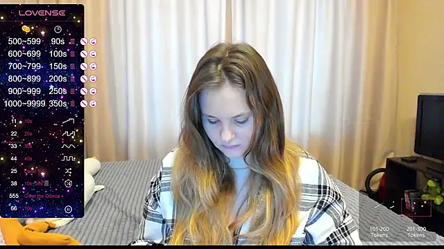 Snapshot of AlanaBrox chatting on February 12, 2025, 9:42 am AlanaBrox online show from February 12, 2025, 9:42 am