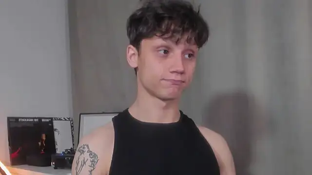 Snapshot of Nicky_neal chatting on December 12, 2024, 3:43 am Nicky neal online show from December 12, 2024, 3:43 am