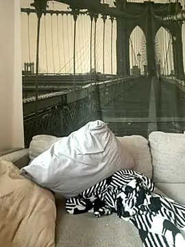 TilaTotti online show from October 15, 2025, 4:37 pm