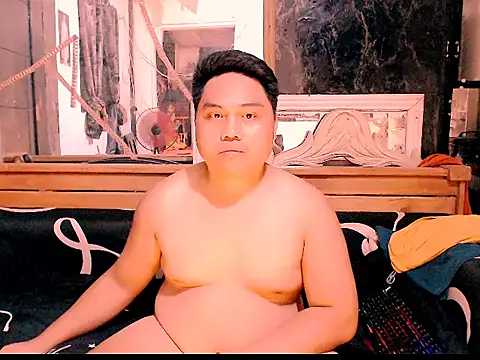 Snapshot of Hardking_69 chatting on December 16, 2025, 11:47 am Hardking 69 online show from December 16, 2025, 11:47 am