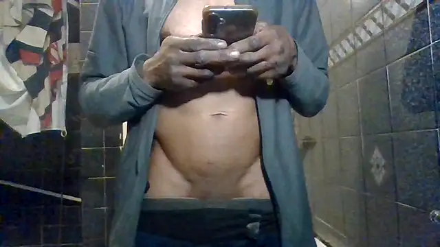 Snapshot of CuzzyB69 chatting on February 18, 2026, 12:52 am CuzzyB69 online show from February 18, 2026, 12:52 am