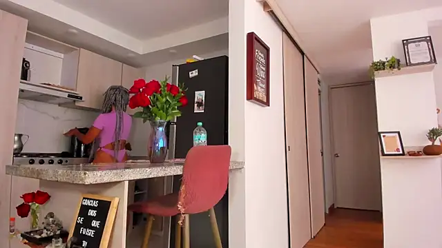 karlye 5 online show from February 5, 2025, 6:48 pm