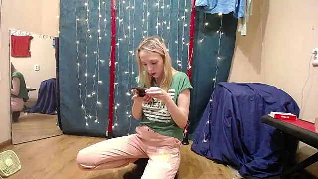 Snapshot of all_shades_dreams chatting on February 20, 2025, 5:41 pm all shades dreams online show from February 20, 2025, 5:41 pm