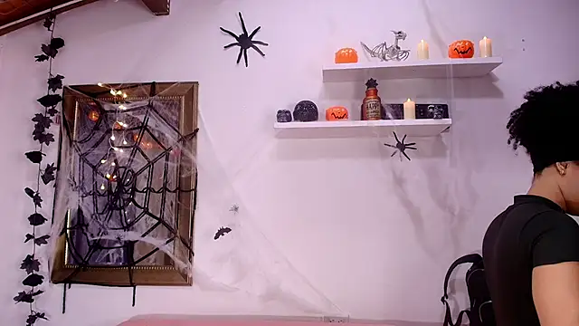 Snapshot of naia_blessed chatting on October 14, 2025, 7:14 pm naia blessed online show from October 14, 2025, 7:14 pm