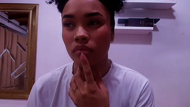 Snapshot of naia_blessed chatting on October 6, 2025, 7:14 pm naia blessed online show from October 6, 2025, 7:14 pm