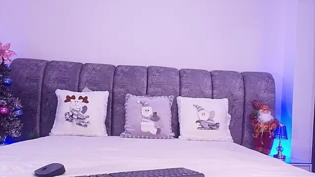 Snapshot of naia_blessed chatting on December 14, 2025, 7:08 pm naia blessed online show from December 14, 2025, 7:08 pm