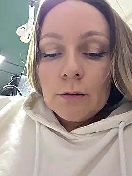 Bondgirl 013 online show from April 9, 2026, 5:08 pm