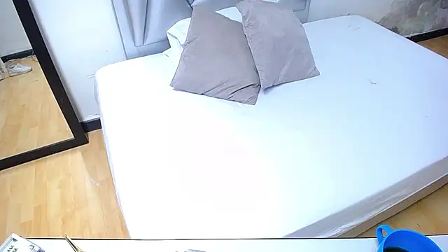 indian sweety18 online show from February 13, 2025, 4:22 am