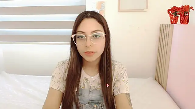 Snapshot of Elen__Sweet chatting on March 6, 2025, 8:27 pm Elen  Sweet online show from March 6, 2025, 8:27 pm