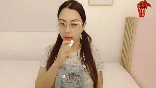 Snapshot of Elen__Sweet chatting on October 19, 2025, 11:40 pm Elen  Sweet online show from October 19, 2025, 11:40 pm