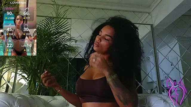 Snapshot of KimiBrown chatting on November 12, 2025, 5:55 am KimiBrown online show from November 12, 2025, 5:55 am