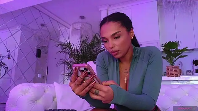 Snapshot of KimiBrown chatting on December 18, 2025, 1:15 pm KimiBrown online show from December 18, 2025, 1:15 pm