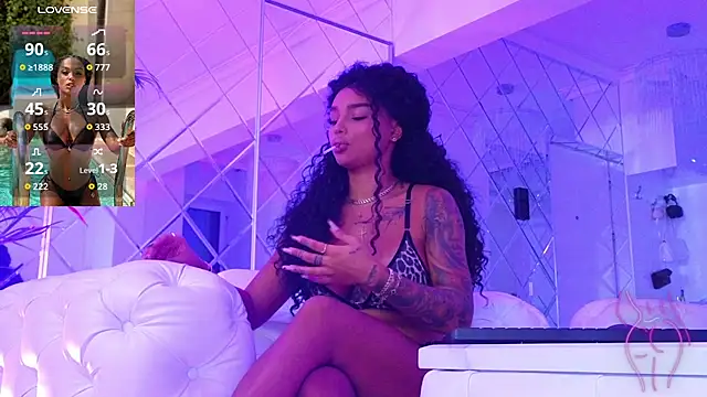 Snapshot of KimiBrown chatting on November 25, 2025, 10:15 am KimiBrown online show from November 25, 2025, 10:15 am