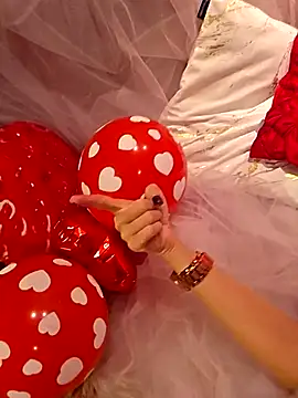 AureliaDoux online show from February 11, 2026, 5:02 pm