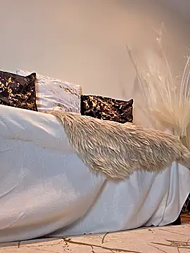 AureliaDoux online show from September 23, 2025, 3:08 pm