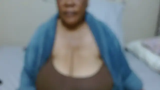 Snapshot of DairyQueen2 chatting on October 28, 2025, 4:02 am DairyQueen2 online show from October 28, 2025, 4:02 am