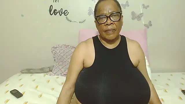 Snapshot of DairyQueen2 chatting on October 24, 2025, 7:13 pm DairyQueen2 online show from October 24, 2025, 7:13 pm