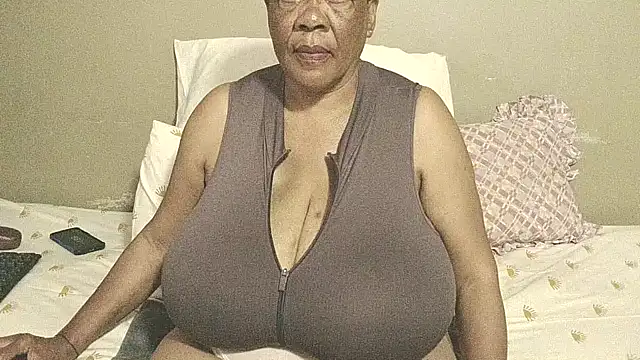 DairyQueen2 online show from March 29, 2026, 6:04 am