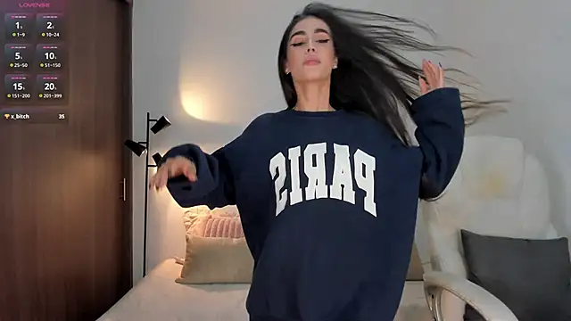 Snapshot of RebeccaBaxter chatting on November 12, 2025, 11:52 pm RebeccaBaxter online show from November 12, 2025, 11:52 pm