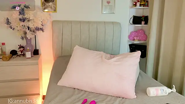 Annubis lia online show from March 4, 2026, 7:27 am