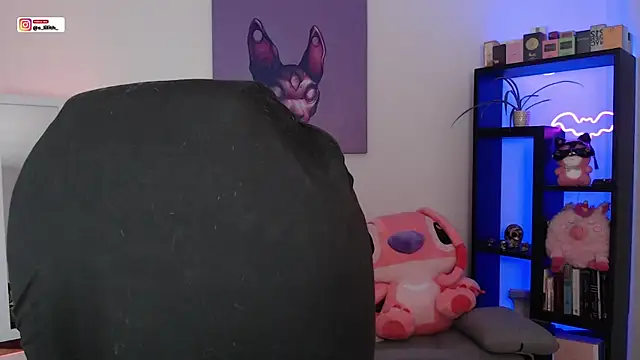 S Lilith  online show from April 6, 2026, 11:39 pm