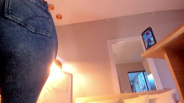 Snapshot of bonie_lov chatting on November 8, 2025, 9:40 pm bonie lov online show from November 8, 2025, 9:40 pm